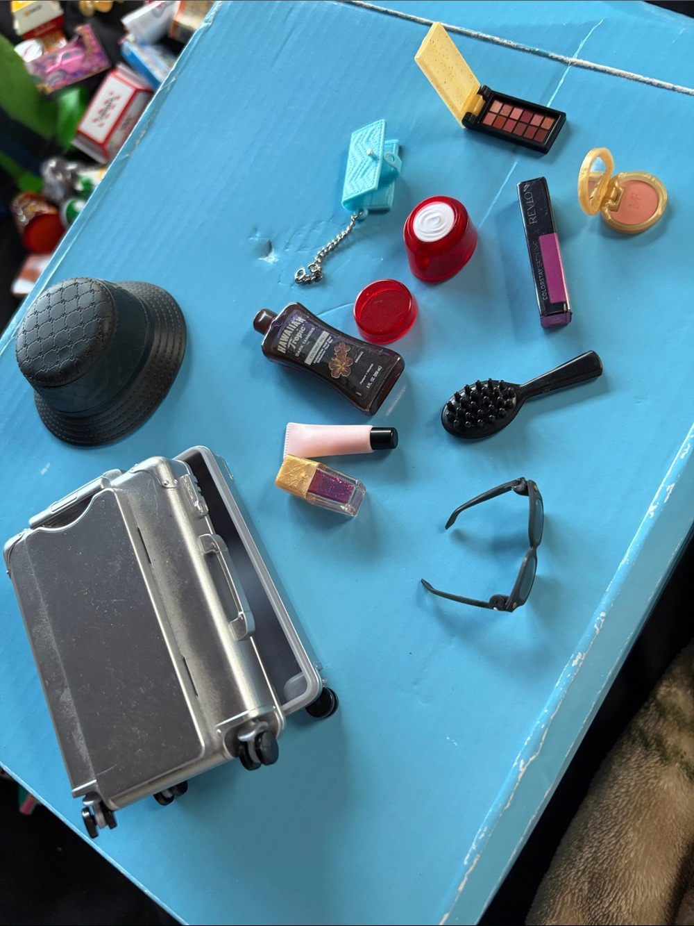 Mini brands suitcase bundle - Picture 7 of 7